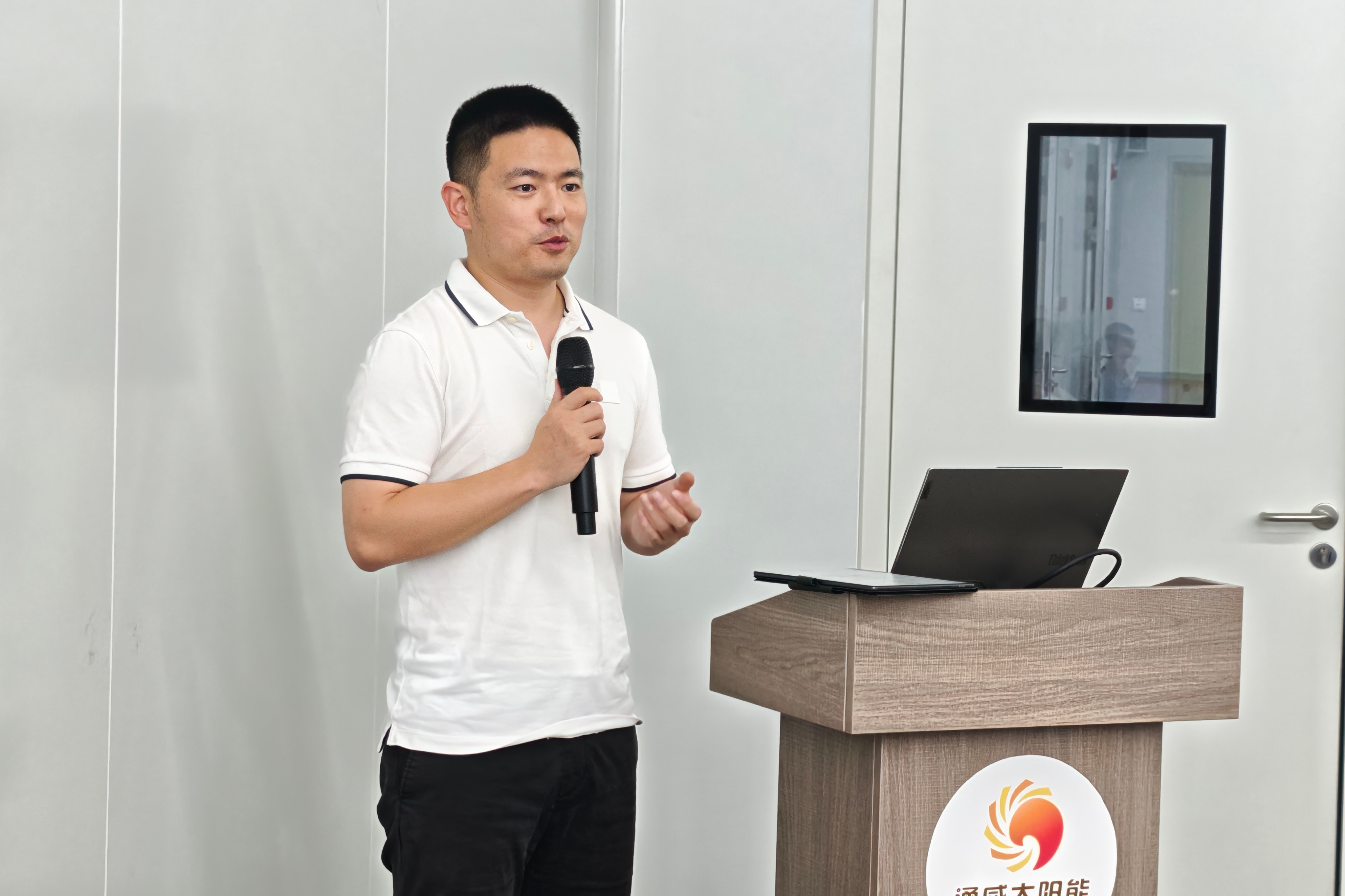 57ee382ebb4f785e1681fc7ee76544bc.jpg 57ee382ebb4f785e1681fc7ee76544bc.jpg