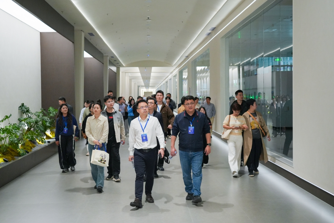 9c266f9472834d2e887f668356663573.jpg 9c266f9472834d2e887f668356663573.jpg